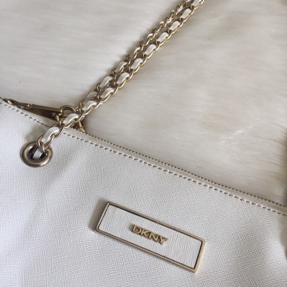 DKNY White Purse With Gold Chain Straps - Picture 4 of 8